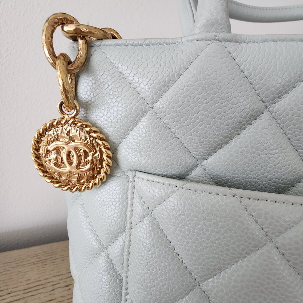 Chanel Medallion tote - Picture 8 of 10